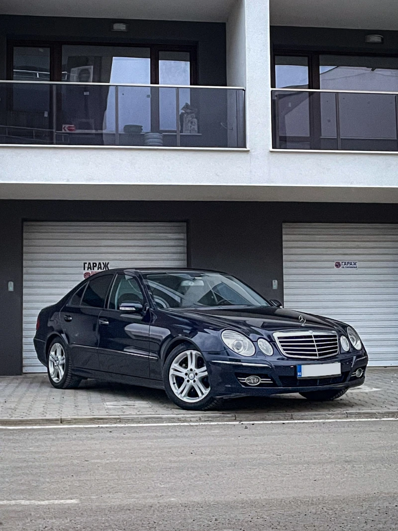 Mercedes-Benz E 220, снимка 1 - Автомобили и джипове - 49003504