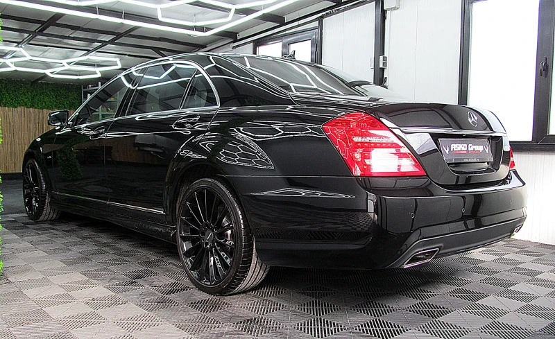 Mercedes-Benz S 500 designo/2xTV/PANORAMA/ AMG/4-MATIC/LONG/ЛИЗИНГ, снимка 4 - Автомобили и джипове - 52146107