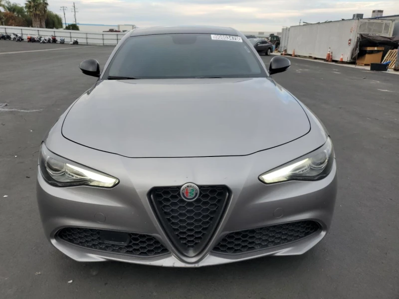 Alfa Romeo Giulia DISTRONIC* КОЖА* ПОДГРЕВ* , снимка 5 - Автомобили и джипове - 52963736