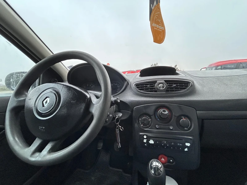 Renault Clio, снимка 8 - Автомобили и джипове - 53024362