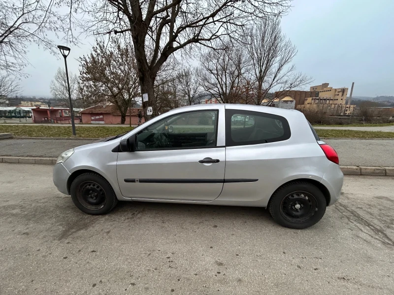 Renault Clio, снимка 2 - Автомобили и джипове - 53024362