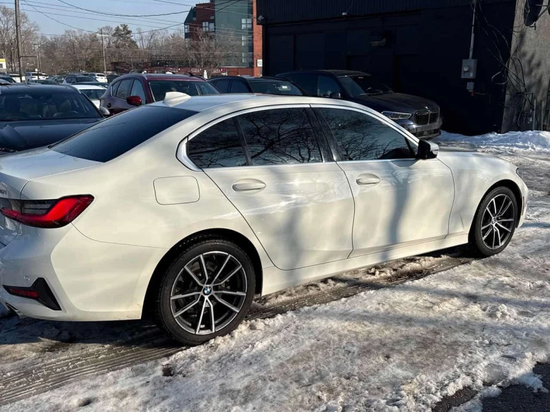 BMW 330 * xDrive * CARFAX * ПАНОРАМА* ПОДГРЕВ* , снимка 3 - Автомобили и джипове - 53514978