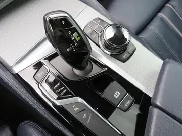 BMW 530 HARMAN KARDON* HEAD-UP* 360* ПОДГРЕВ* CARFAX , снимка 12 - Автомобили и джипове - 55419312