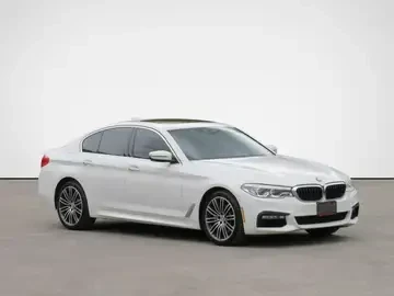 BMW 530 HARMAN KARDON* HEAD-UP* 360* ПОДГРЕВ* CARFAX , снимка 2 - Автомобили и джипове - 55419312