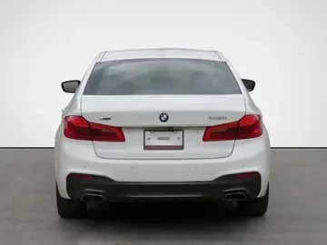 BMW 530 HARMAN KARDON* HEAD-UP* 360* ПОДГРЕВ* CARFAX , снимка 5 - Автомобили и джипове - 55419312