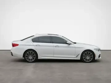 BMW 530 HARMAN KARDON* HEAD-UP* 360* ПОДГРЕВ* CARFAX , снимка 3 - Автомобили и джипове - 55419312
