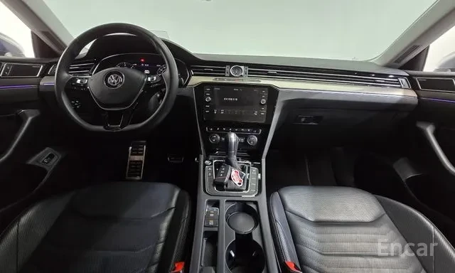 VW Arteon 2.0TDI Обдухване 360 Кам Head up , снимка 12 - Автомобили и джипове - 55683197