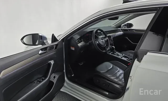 VW Arteon 2.0TDI Обдухване 360 Кам Head up , снимка 5 - Автомобили и джипове - 55683197