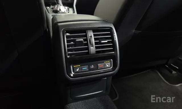 VW Arteon 2.0TDI Обдухване 360 Кам Head up , снимка 16 - Автомобили и джипове - 55683197