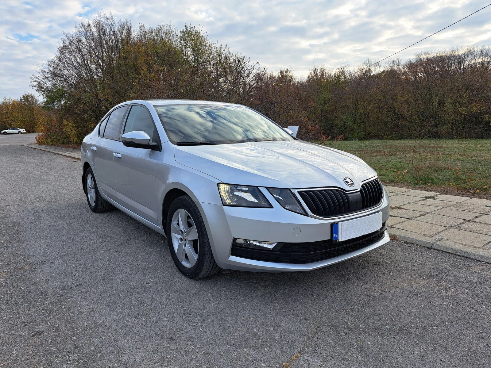 Skoda Octavia Амбишън - изображение 4