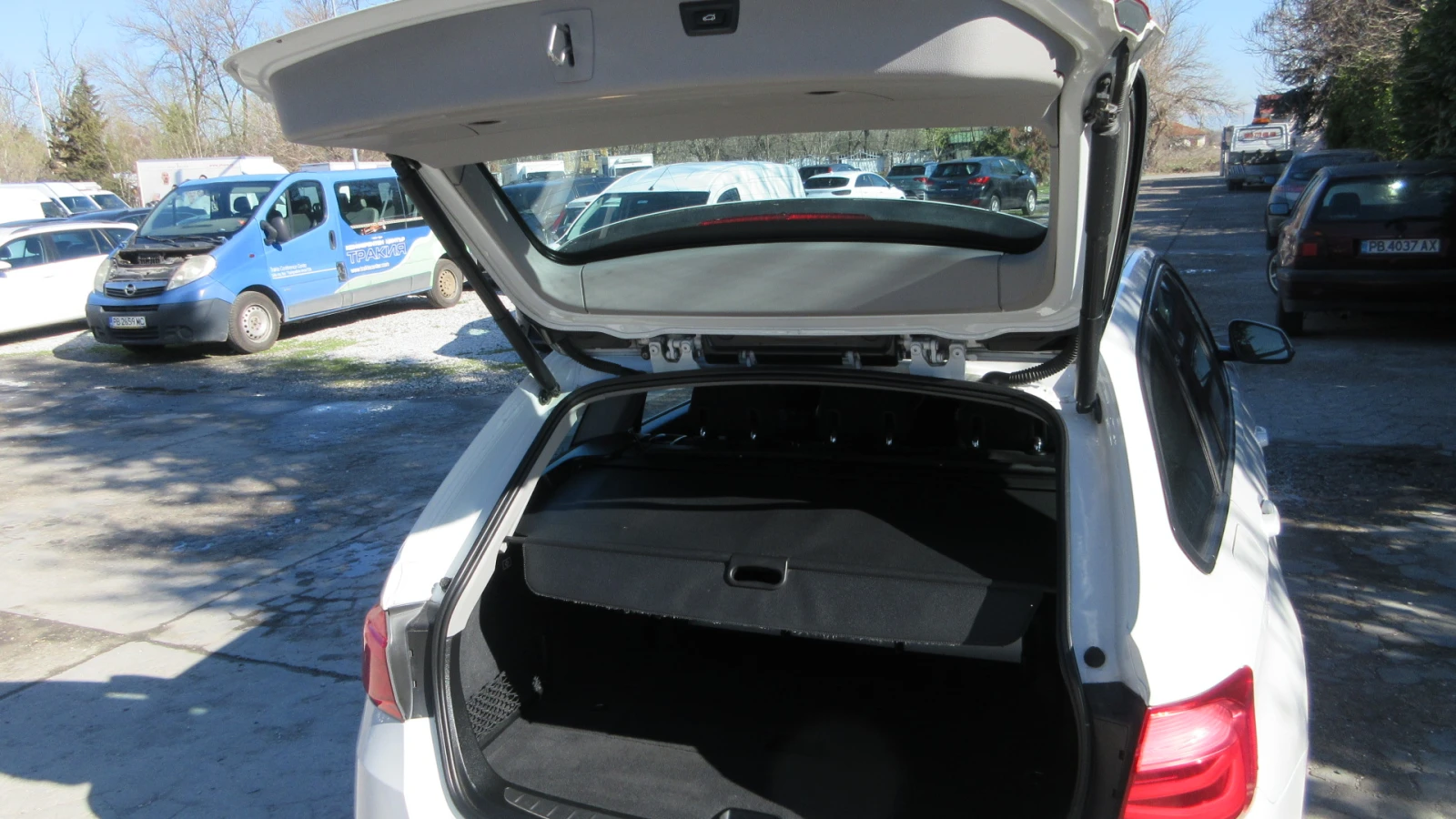 BMW 320 D-190HP, AUTOMAT - NAVI- TOP  | Mobile.bg   16