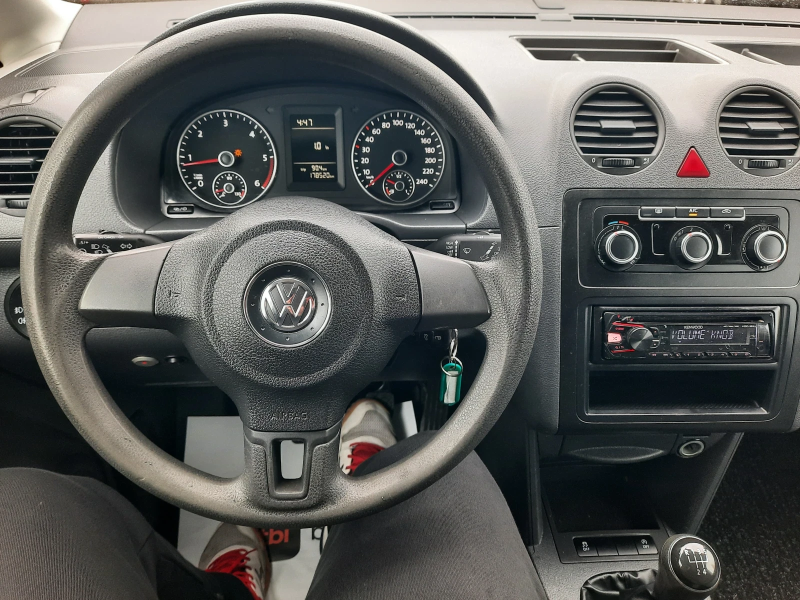 VW Caddy 2015та КАТО НОВА - изображение 9