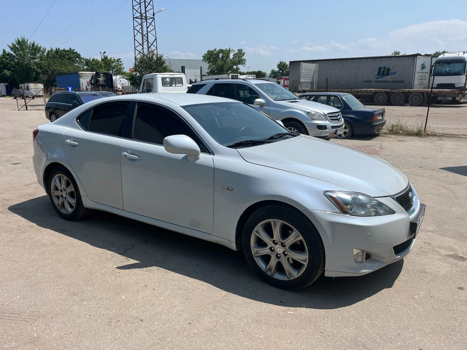 Lexus IS 220d  - изображение 2
