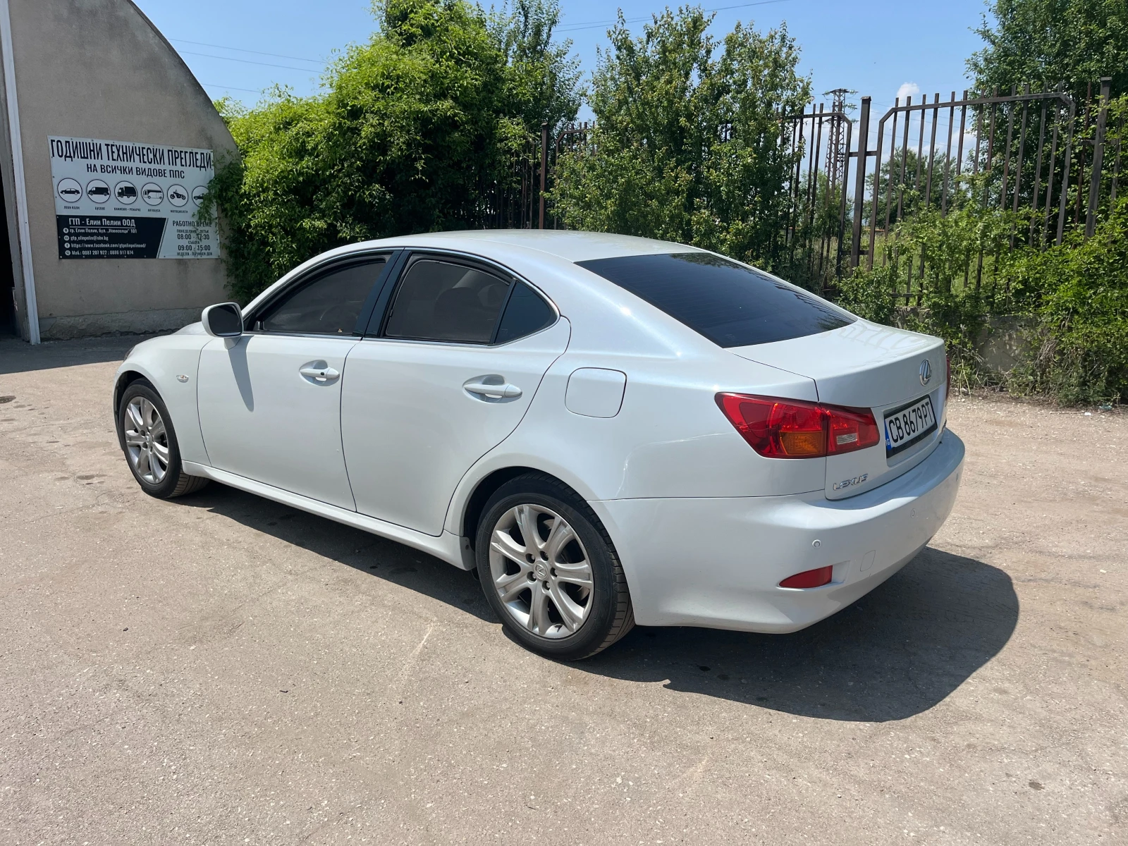 Lexus IS 220d  - изображение 4