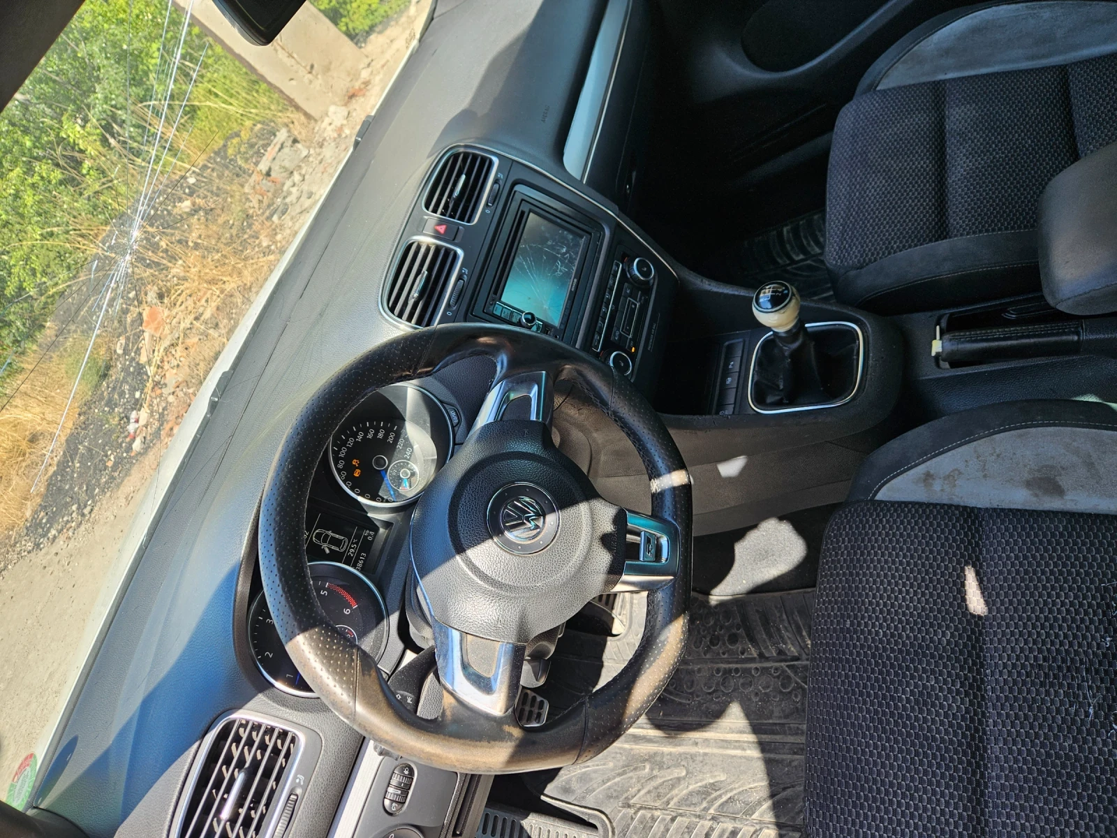VW Golf 1.6dizel 105ks 2010god - изображение 9