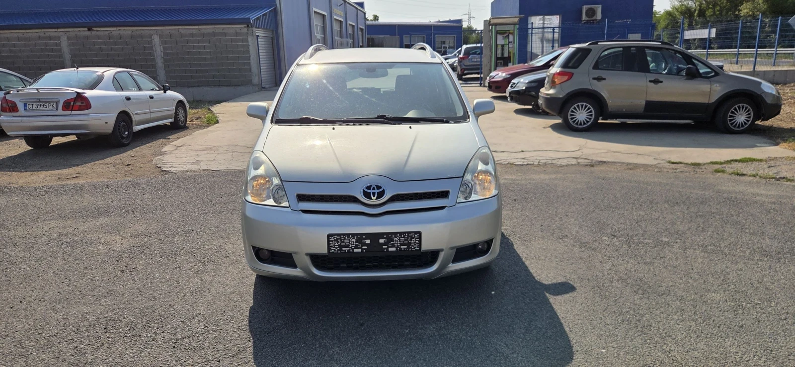 Toyota Corolla verso 2.2 - изображение 2