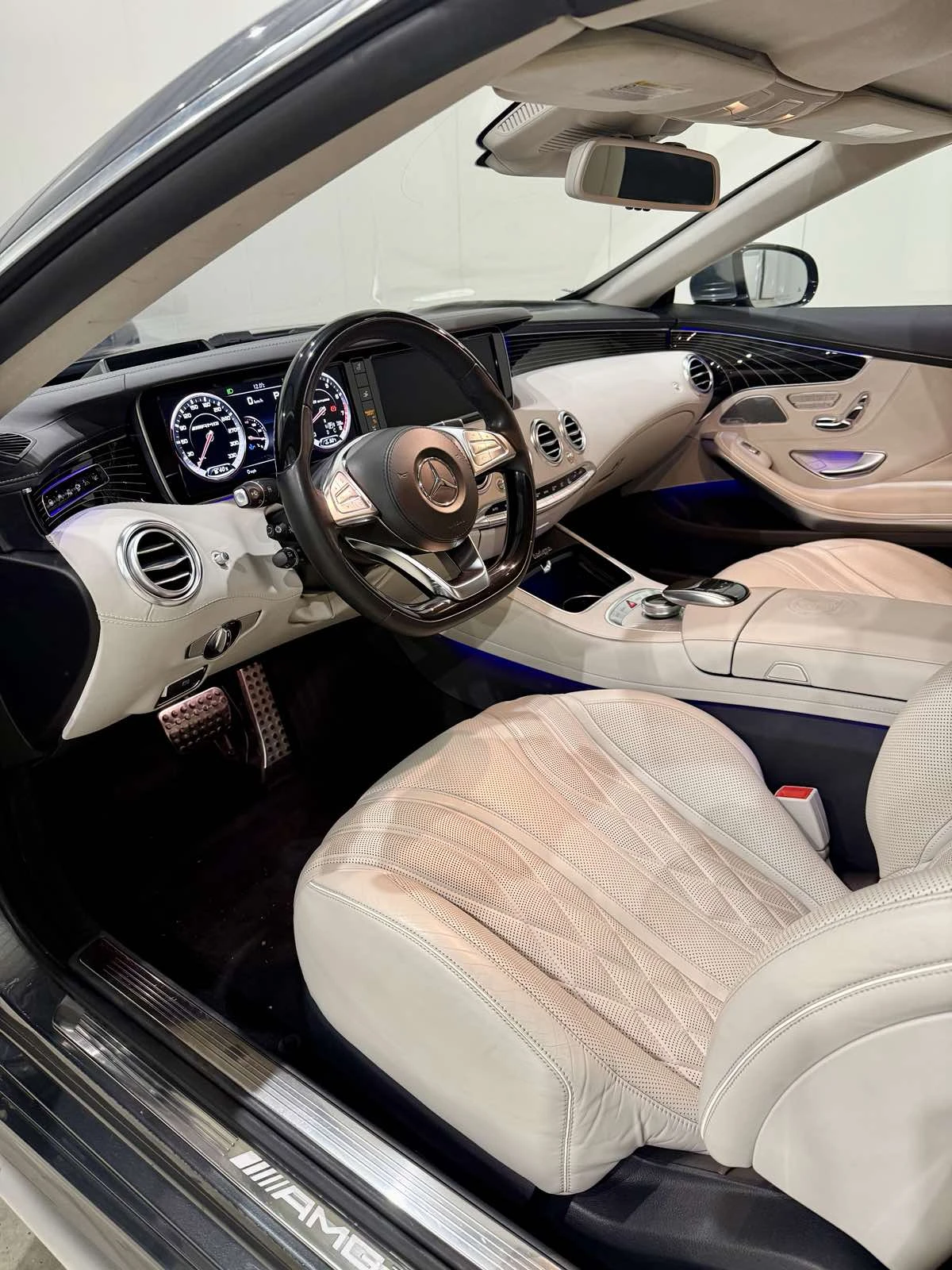 Mercedes-Benz S 63 AMG V8 4M Cabrio - изображение 10