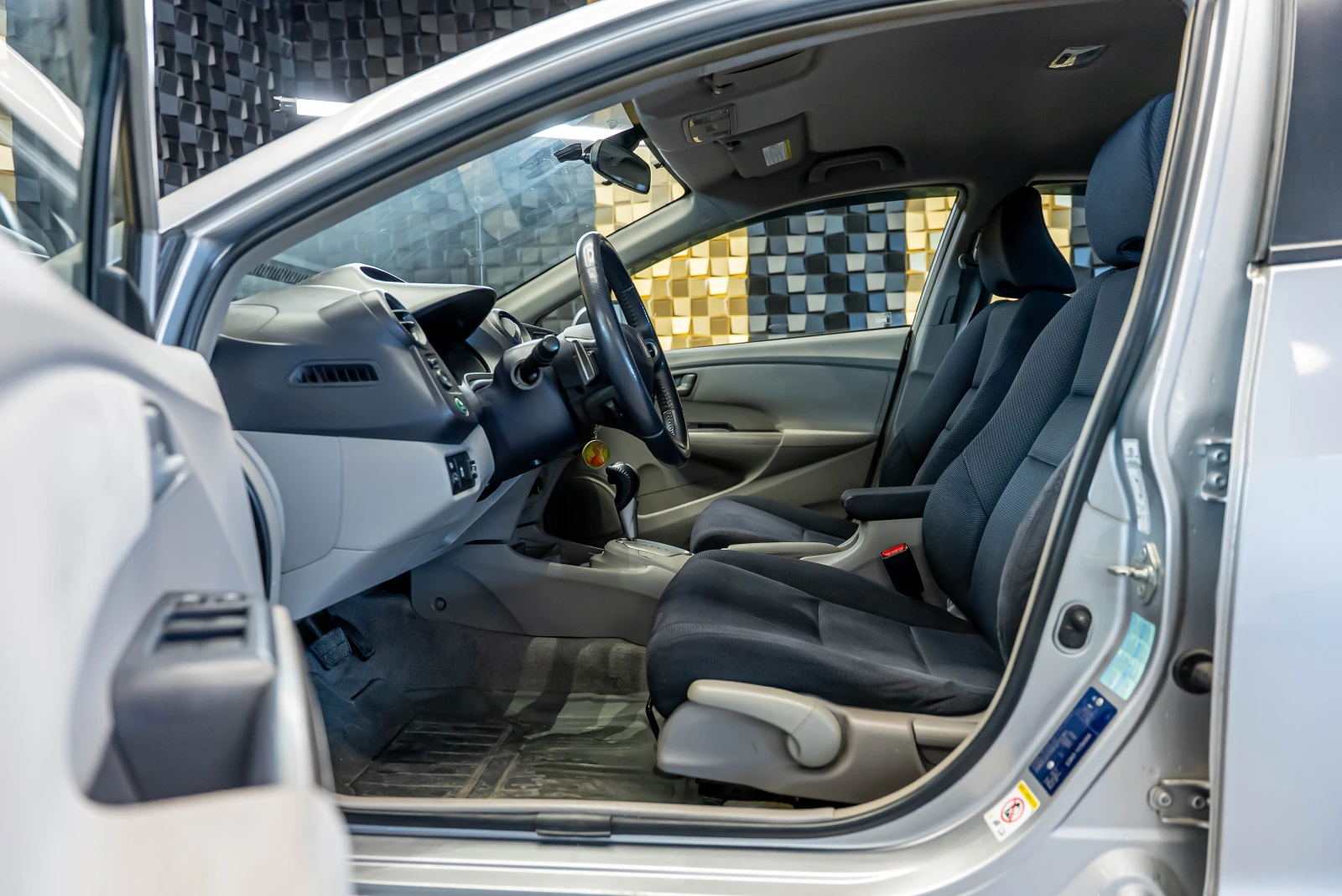 Honda Insight Hybrid, снимка 6 - Автомобили и джипове - 53717477