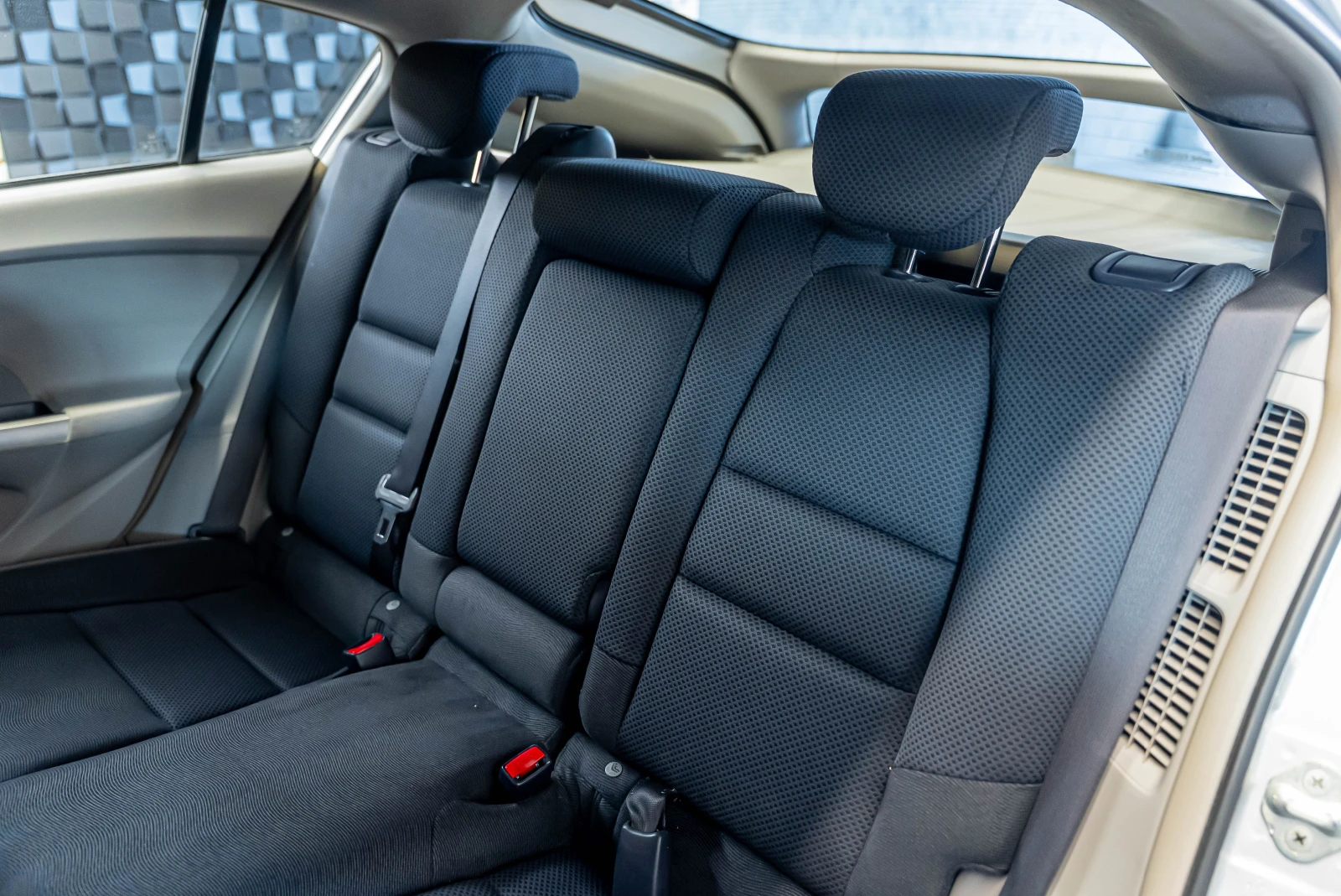 Honda Insight Hybrid, снимка 16 - Автомобили и джипове - 53717477