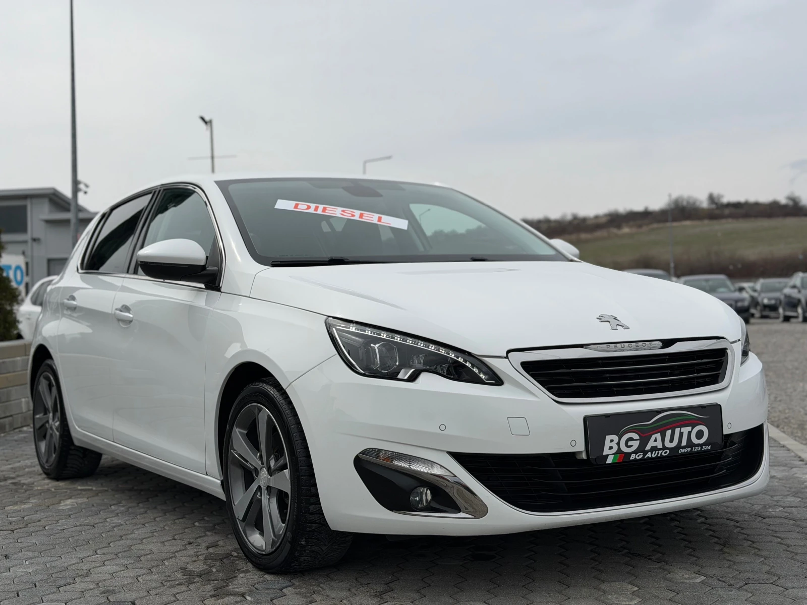 Peugeot 308 * ALLURE* LED* XENON* NAVI* ACC* ИТАЛИЯ* , снимка 3 - Автомобили и джипове - 54000105