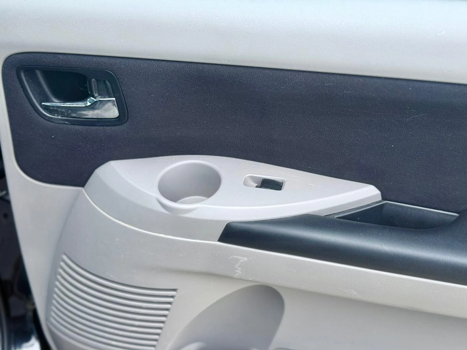 Mitsubishi Grandis 7 ������ * ������� * ������� | Mobile.bg � ����������� 12