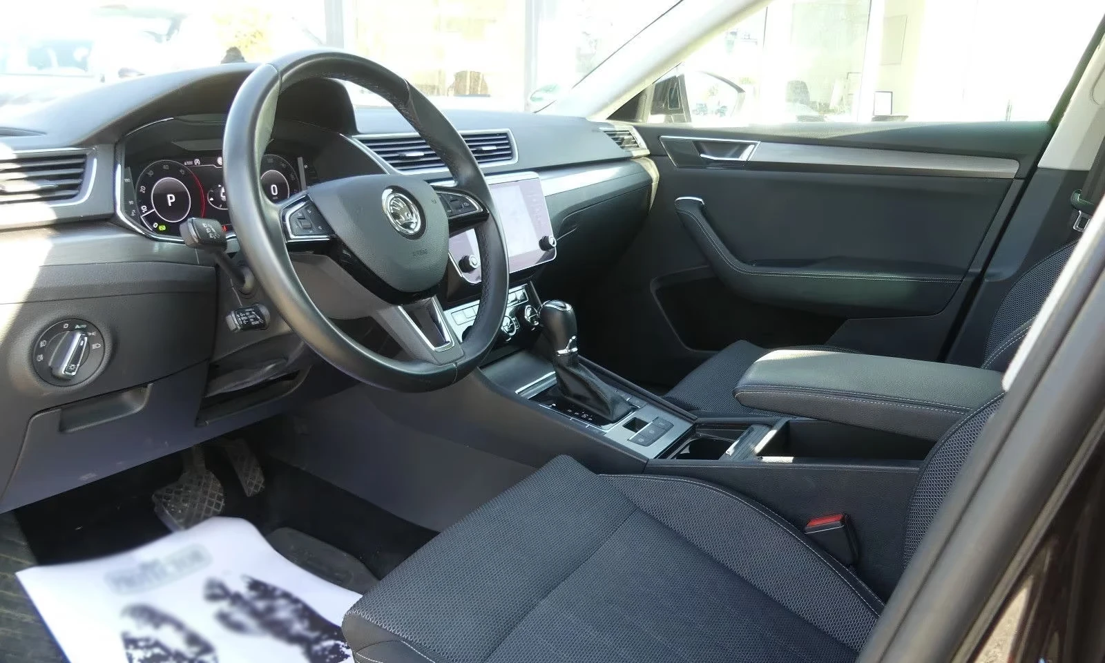 Skoda Superb DIESEL/190HP/STYLE/ACC/CAM/NAVI/194h, снимка 5 - Автомобили и джипове - 54270680