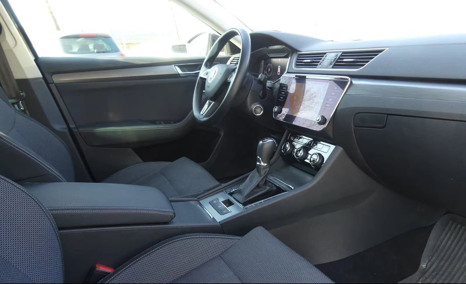Skoda Superb DIESEL/190HP/STYLE/ACC/CAM/NAVI/194h, снимка 7 - Автомобили и джипове - 54270680
