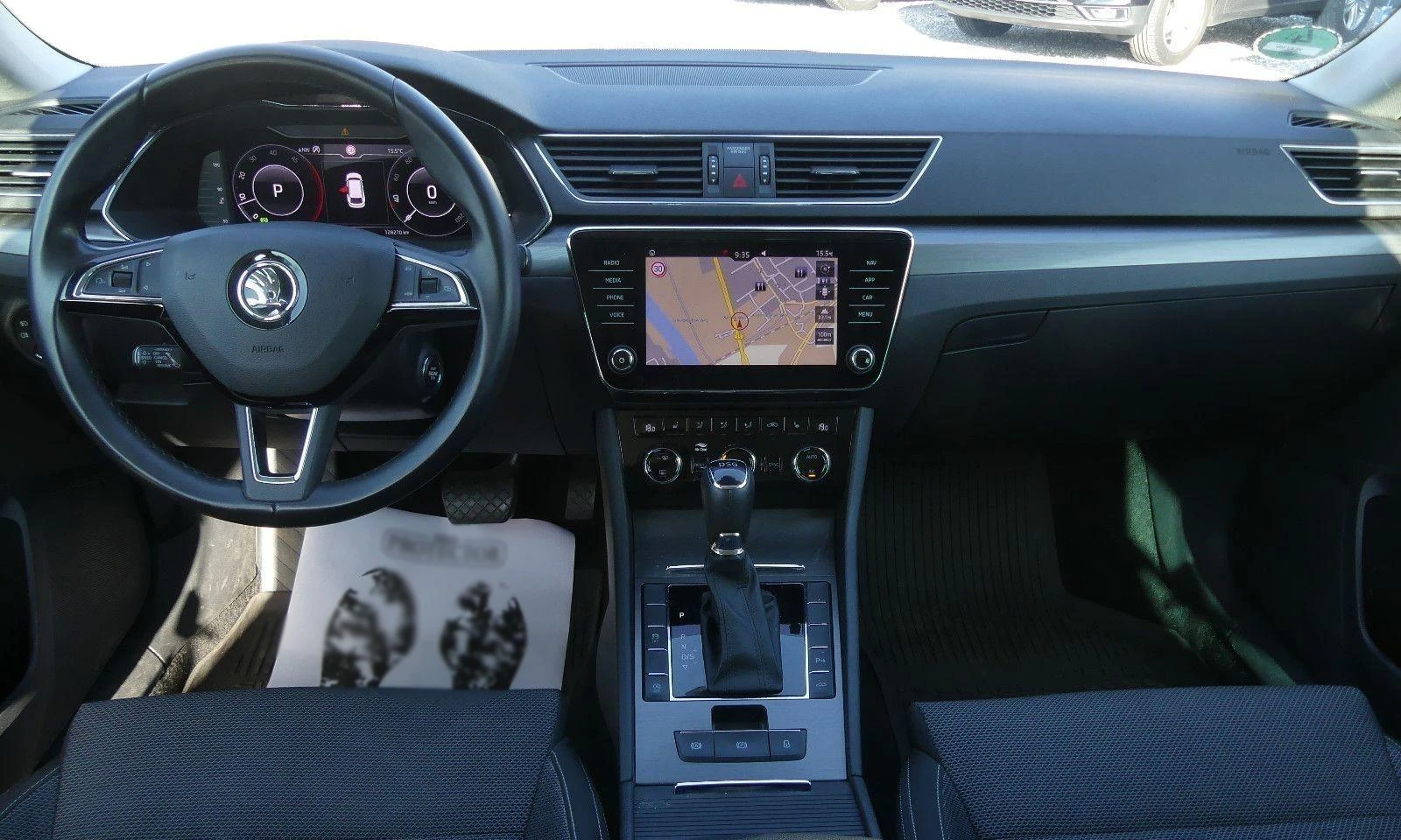 Skoda Superb DIESEL/190HP/STYLE/ACC/CAM/NAVI/194h, снимка 6 - Автомобили и джипове - 54270680