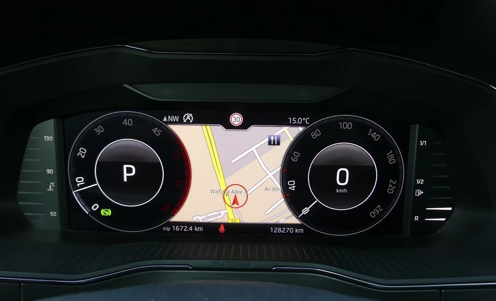 Skoda Superb DIESEL/190HP/STYLE/ACC/CAM/NAVI/194h, снимка 9 - Автомобили и джипове - 54270680