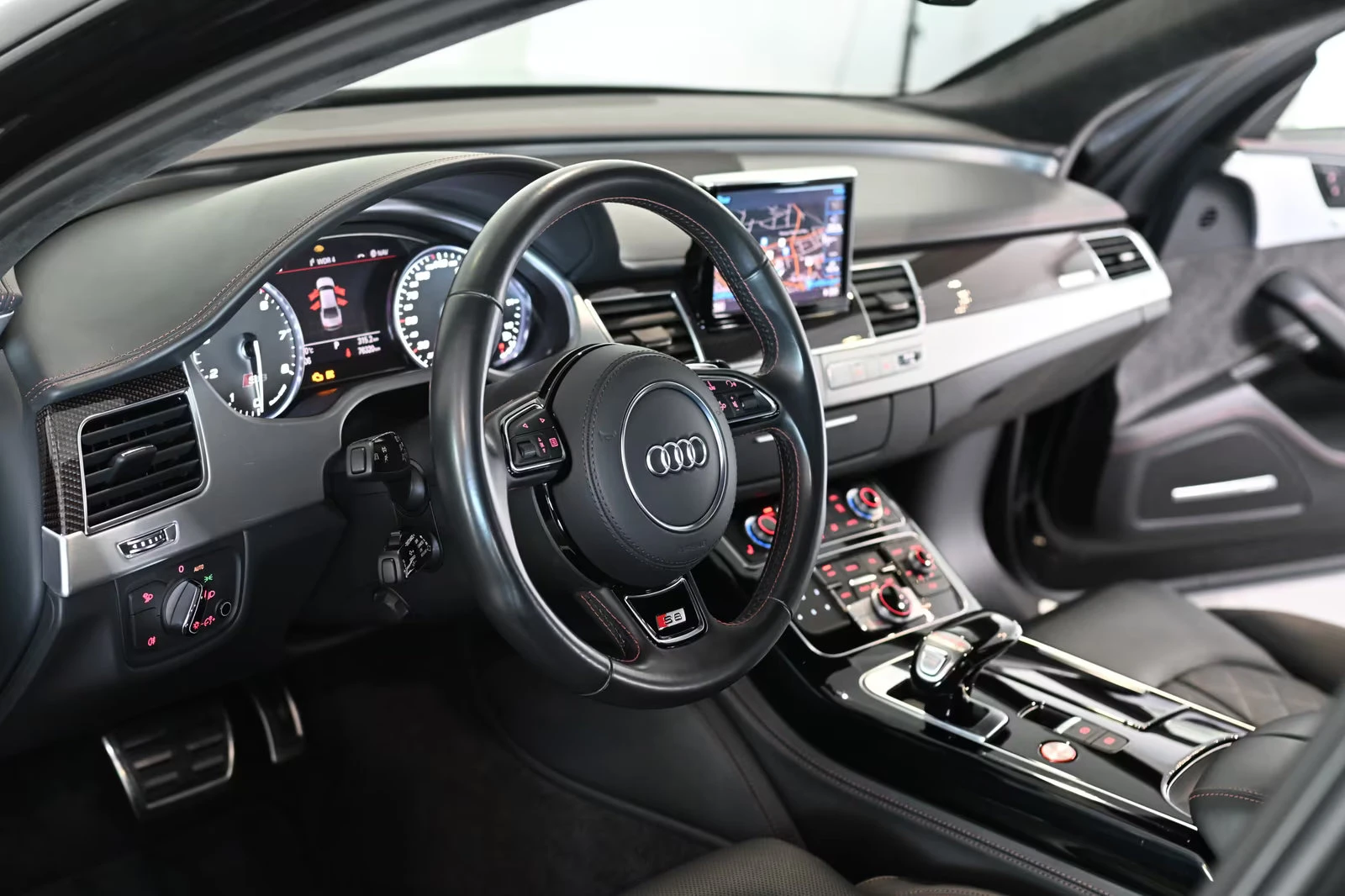 Audi S8 4.0TFSI/605HP/PLUS/PANO/MEMO/BOSE/199q | Mobile.bg � ����������� 5