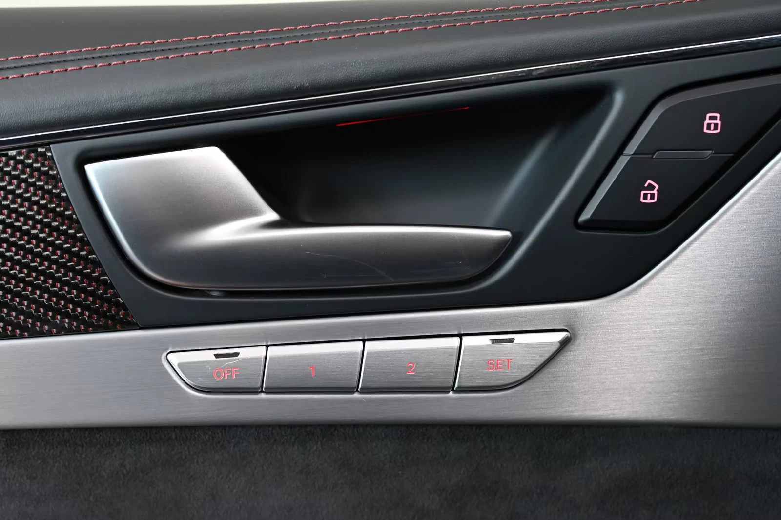 Audi S8 4.0TFSI/605HP/PLUS/PANO/MEMO/BOSE/199q | Mobile.bg � ����������� 12