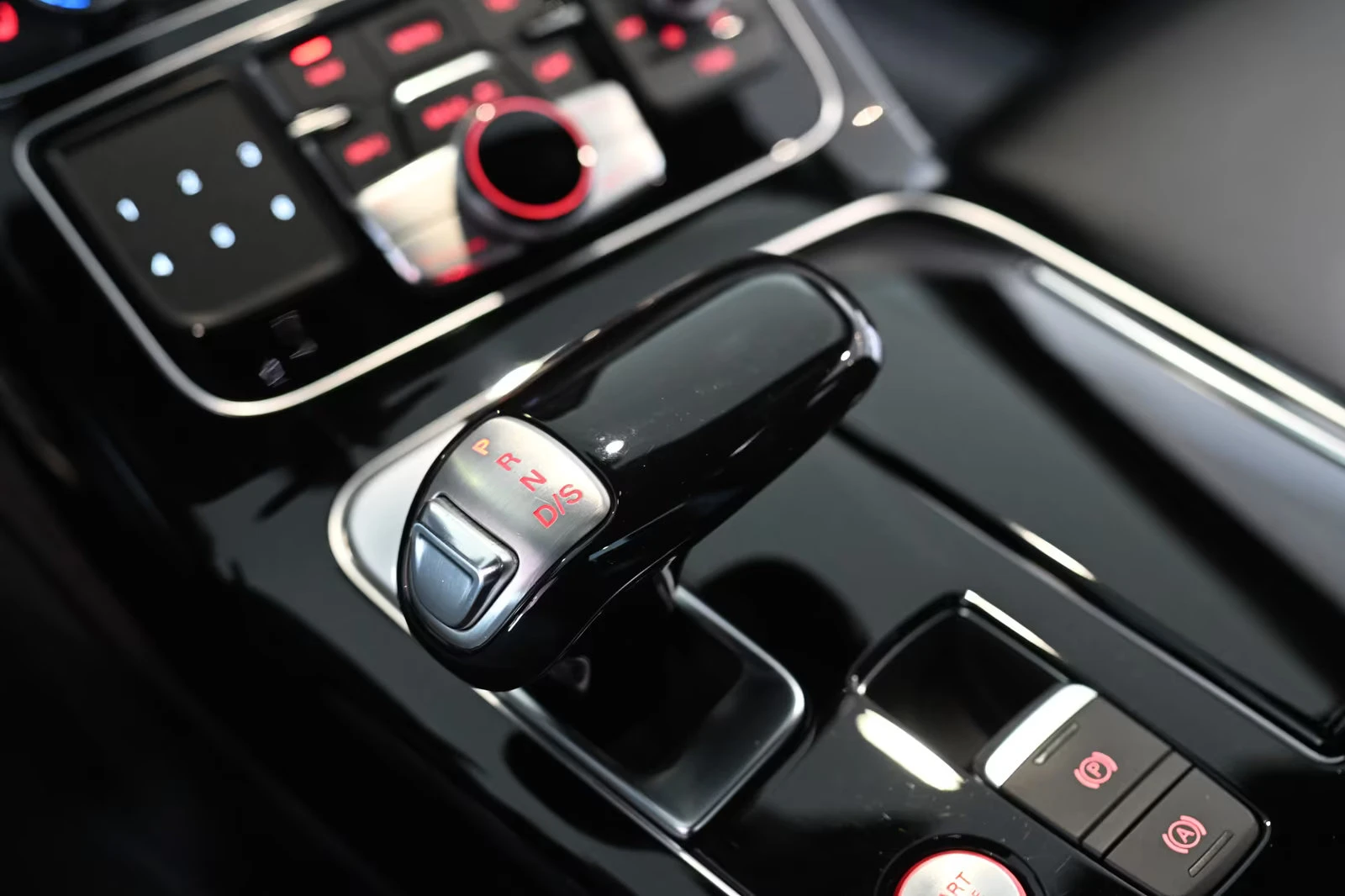 Audi S8 4.0TFSI/605HP/PLUS/PANO/MEMO/BOSE/199q | Mobile.bg � ����������� 11