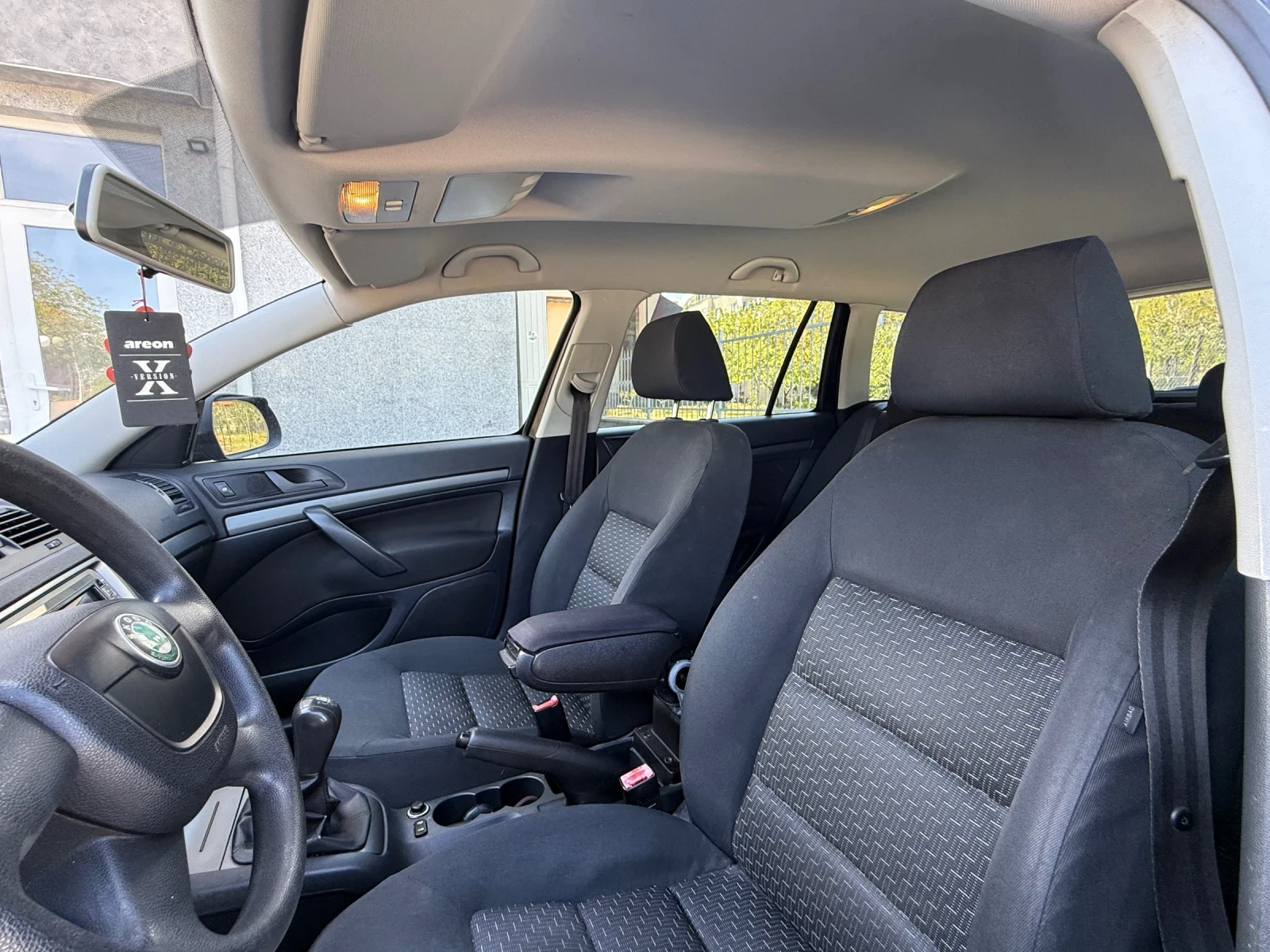 Skoda Octavia 1.6 TDI, снимка 14 - Автомобили и джипове - 54349048