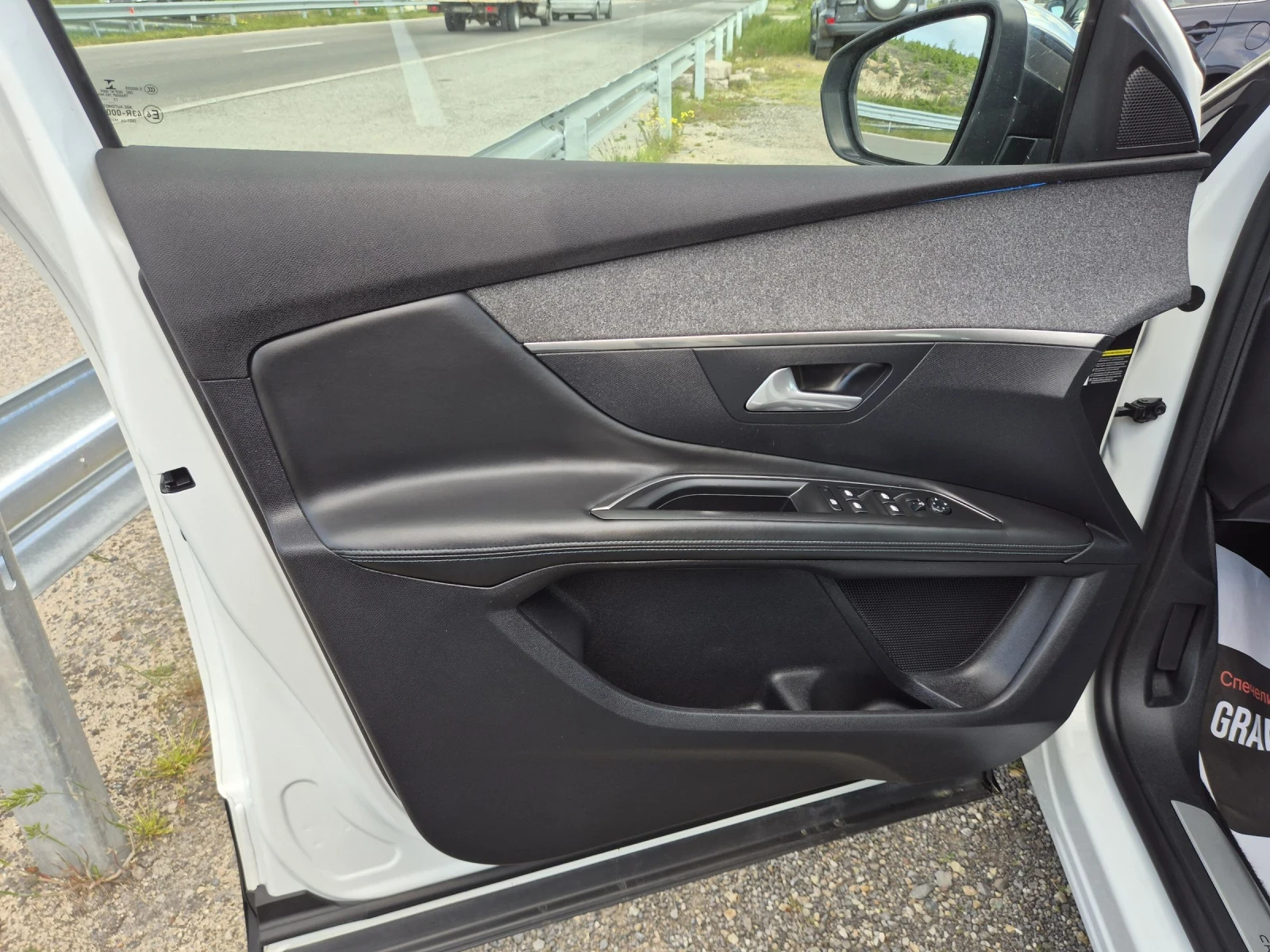 Peugeot 3008 2, 0Hdi/4x4/CROSSWAY, снимка 10 - Автомобили и джипове - 54459627