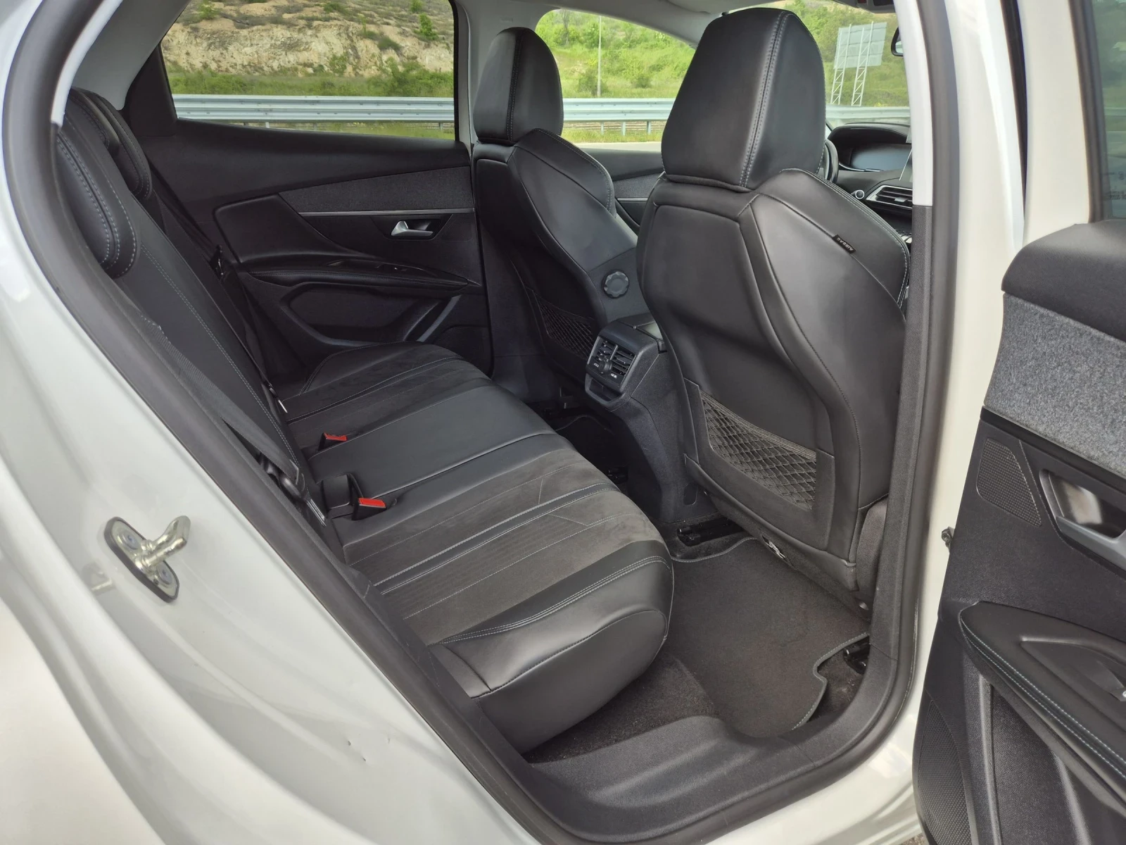 Peugeot 3008 2, 0Hdi/4x4/CROSSWAY, снимка 8 - Автомобили и джипове - 54459627