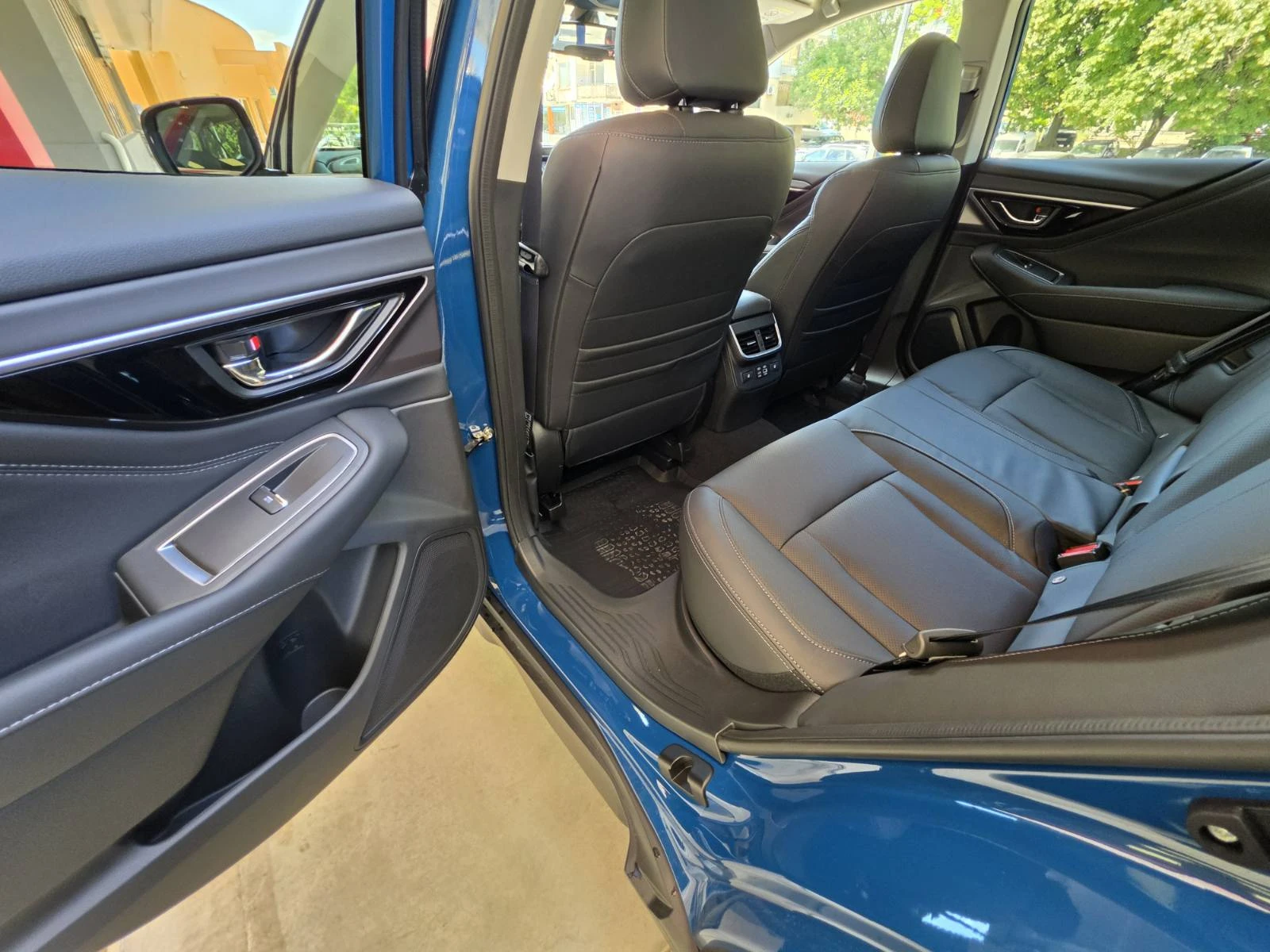 Subaru Outback 2.5 Arctic, снимка 10 - Автомобили и джипове - 54915090