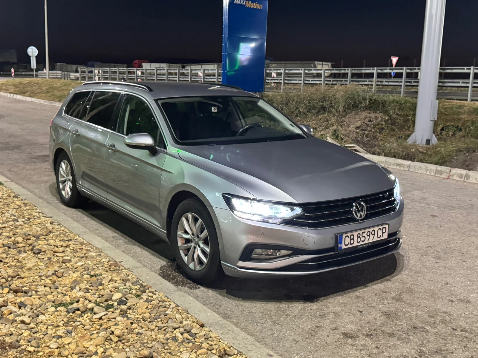 VW Passat Variant 2.0 TDI SCR DSG Business , снимка 13 - Автомобили и джипове - 55700320