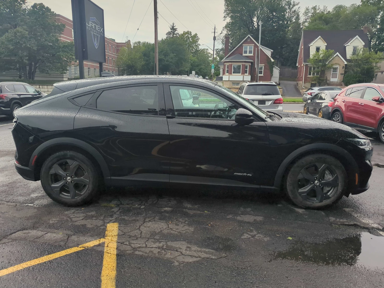 Ford Mustang Mach-E * Premium AWD * АВТОКРЕДИТ БЕЗ ПЪРВОНАЧАЛНА ВНОСКА, снимка 3 - Автомобили и джипове - 55959160