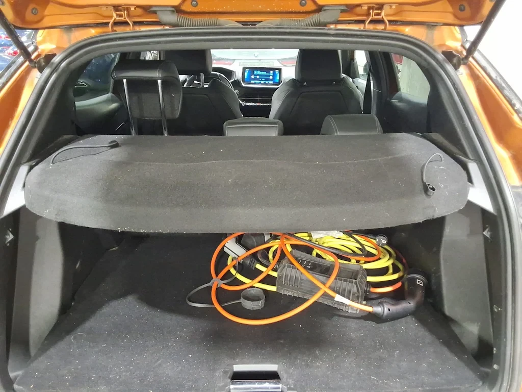 Peugeot 2008 50 KWH GT, снимка 9 - Автомобили и джипове - 56126714