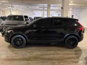 Volvo XC40 Momentum  CARFAX, снимка 2