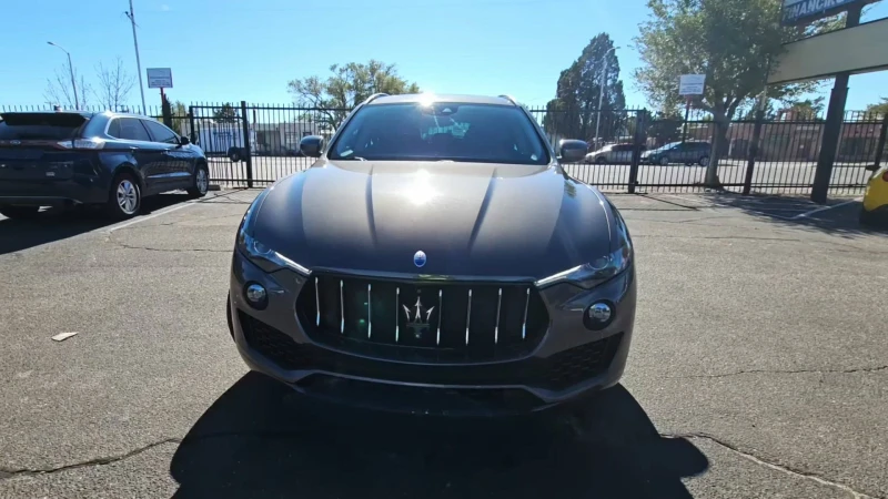 Maserati Levante Start-Stop* Обдухване* Harman-kardon* L-packet* На, снимка 1 - Автомобили и джипове - 48014473