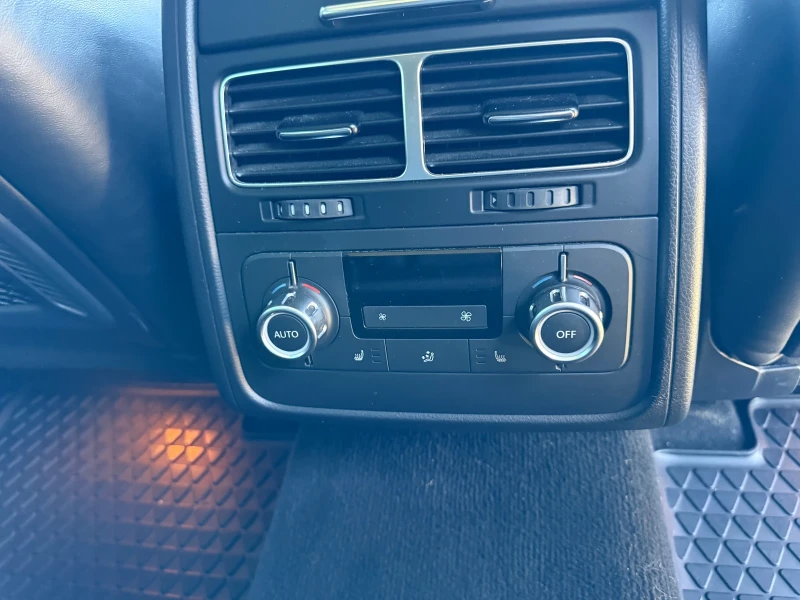 VW Touareg, снимка 7 - Автомобили и джипове - 52836472