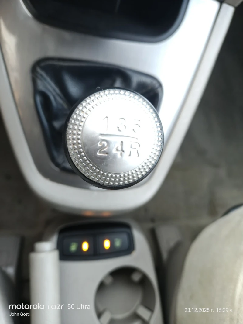 Hyundai Tucson 2.0 CRDi 116k.c. klimatik , снимка 10 - Автомобили и джипове - 52889557