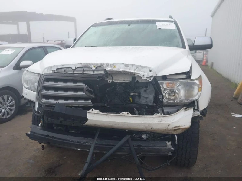 Toyota Sequoia 5.7l Platinum 5.7L V8, снимка 13 - Автомобили и джипове - 53250064