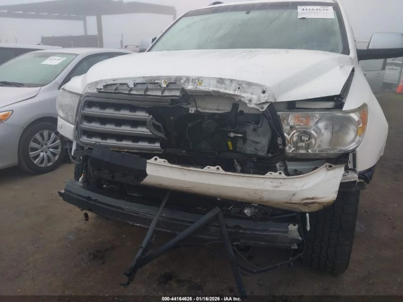Toyota Sequoia 5.7l Platinum 5.7L V8, снимка 6 - Автомобили и джипове - 53250064