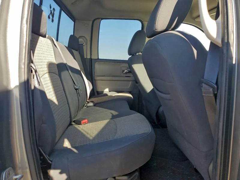 Dodge Ram 5.7L 8 4x4 w/Rear Wheel Drv, снимка 12 - Автомобили и джипове - 53032736