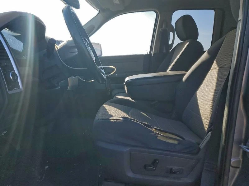 Dodge Ram 5.7L 8 4x4 w/Rear Wheel Drv, снимка 9 - Автомобили и джипове - 53032736