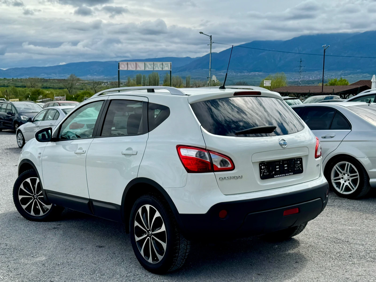 Nissan Qashqai 2.0dci 150 4x4/AUTOMATIC/NAVI/PANORAMA/NEW/TOP - изображение 4