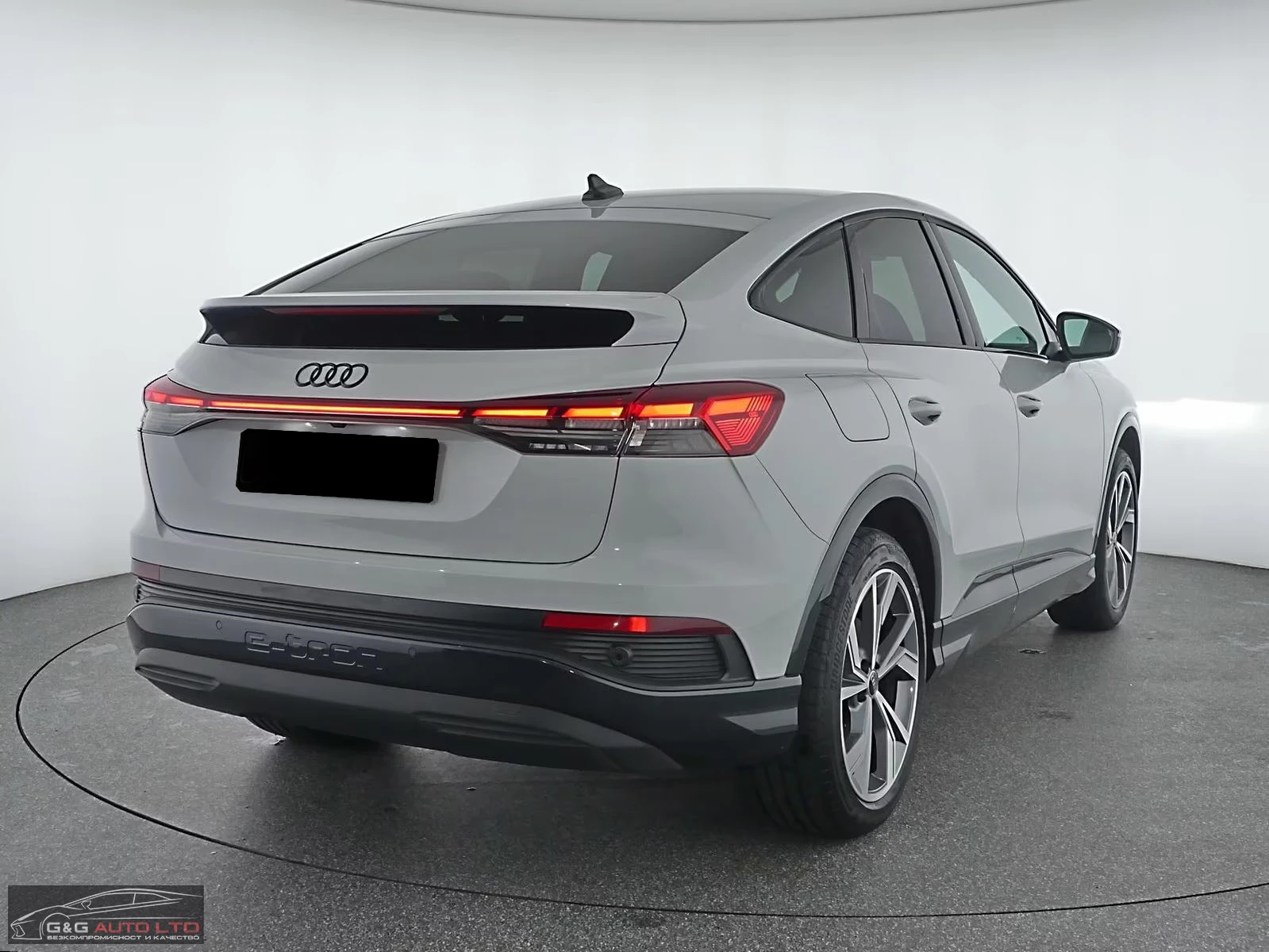 Audi Q4 40e-tron/204HP/ADVANCED/MATRIX/CAM/KLESS/549g - изображение 3