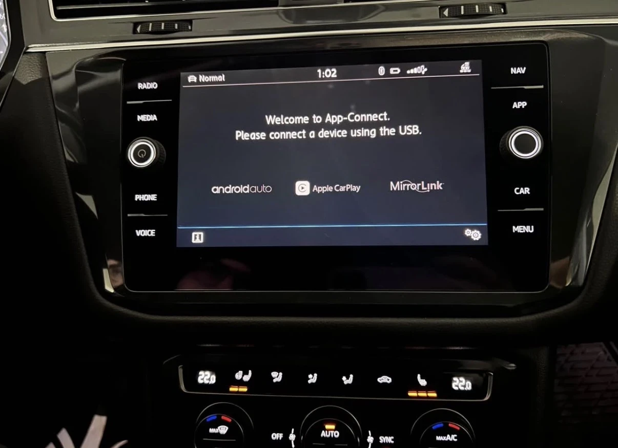 VW Tiguan SEL * * PREMIUM * * 360 КАМЕРА * * ПОДГРЕВИ * *  - изображение 8